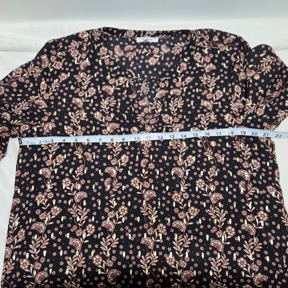 Maurices Floral Top Size Large Gold Fecks Roll Tab Sleeves Lightweight Womens - Picture 13 of 16